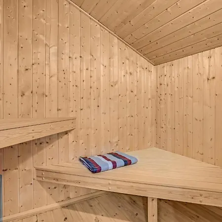 Lovely Home In Juelsminde With Sauna Prázdninový dům Sonderby (Midtjylland)